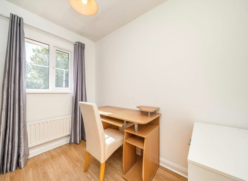 Properties for sale in Regent Place - SW19 8RP view5