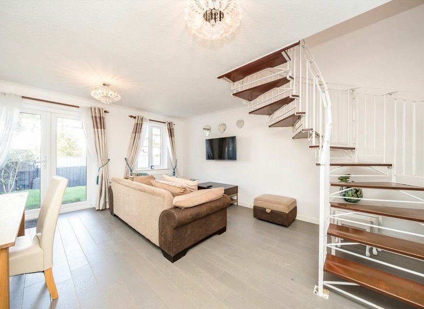 Properties for sale in Regent Place - SW19 8RP view2
