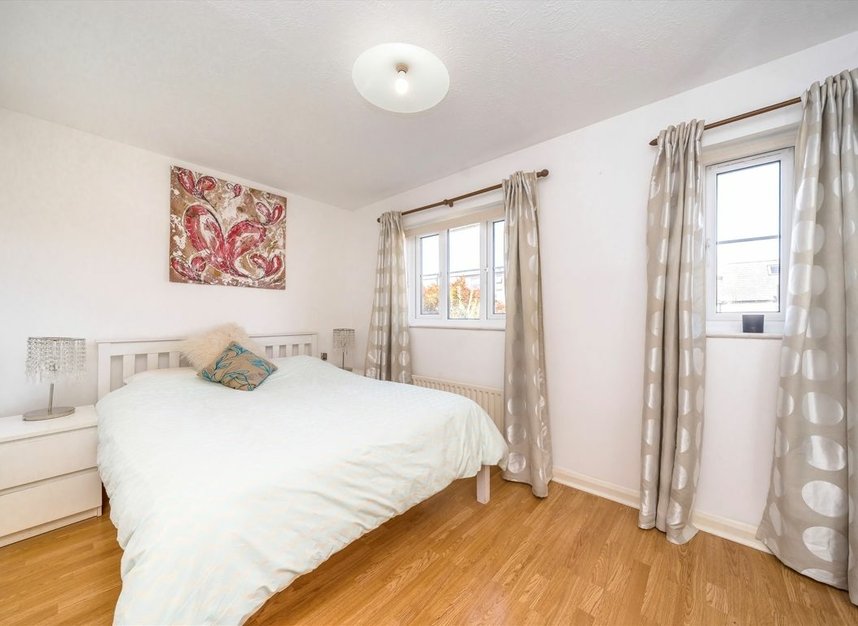 Properties for sale in Regent Place - SW19 8RP view3