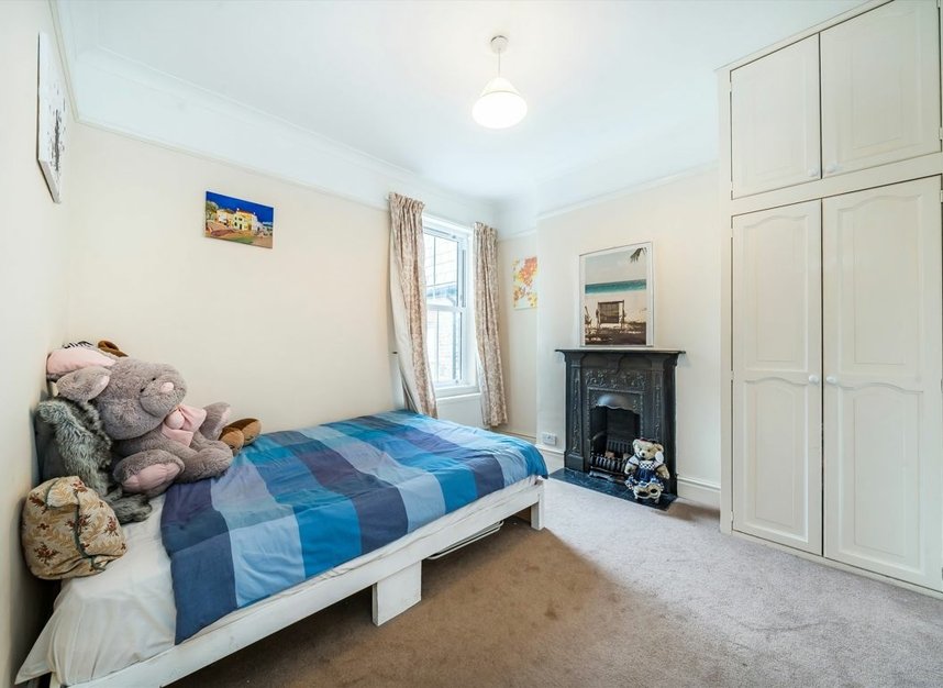 Properties for sale in Ribblesdale Road - SW16 6SE view7