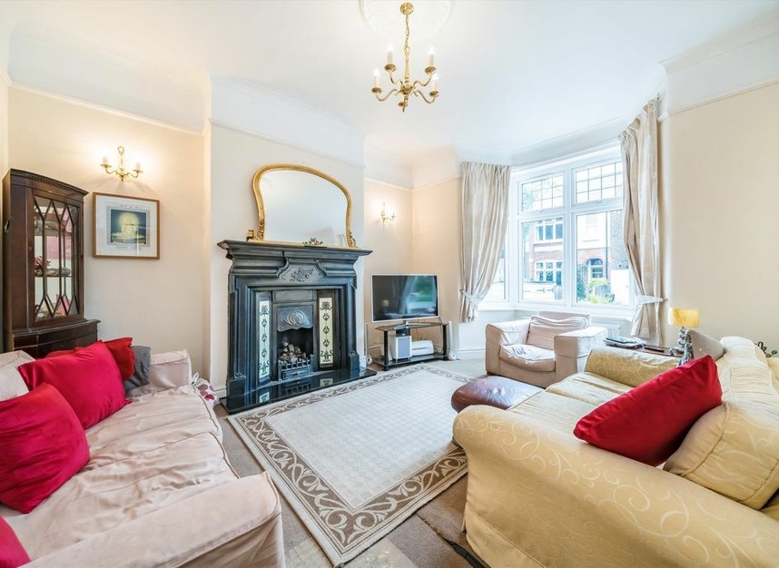 Properties for sale in Ribblesdale Road - SW16 6SE view2