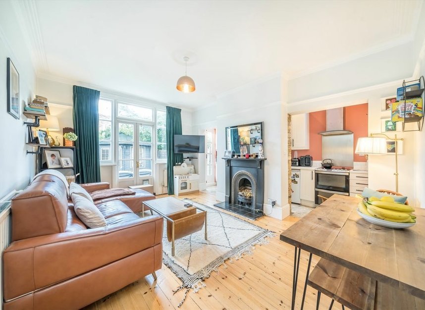 Properties for sale in Ribblesdale Road - SW16 6SE view2