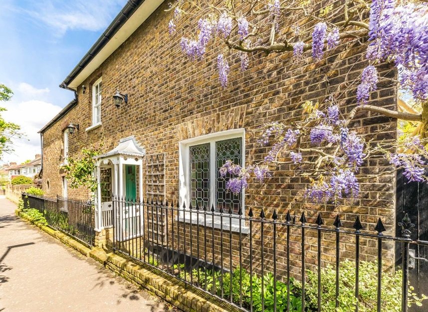 House for sale in Richmond Road, Twickenham, TW1 (Ref 224464) Dexters