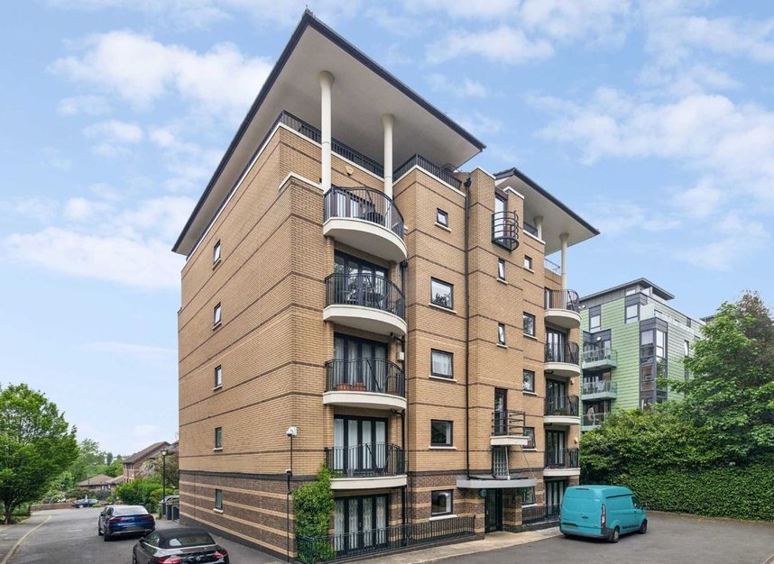 Flat for sale in Ridgeway Gardens, London, N6 (Ref 225767) Dexters