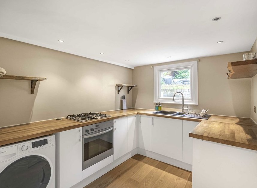 Properties for sale in Ringford Road - SW18 1RS view4