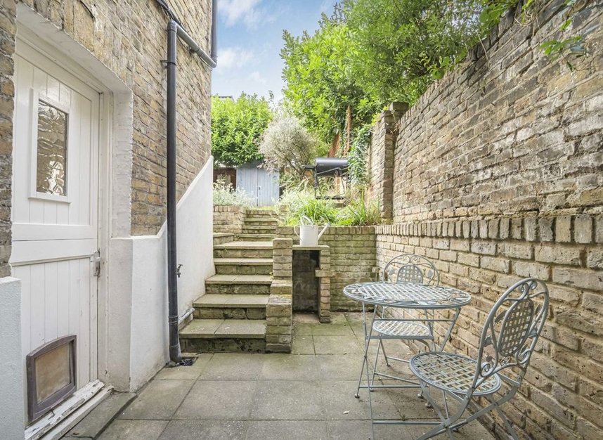 Properties for sale in Ringford Road - SW18 1RS view5