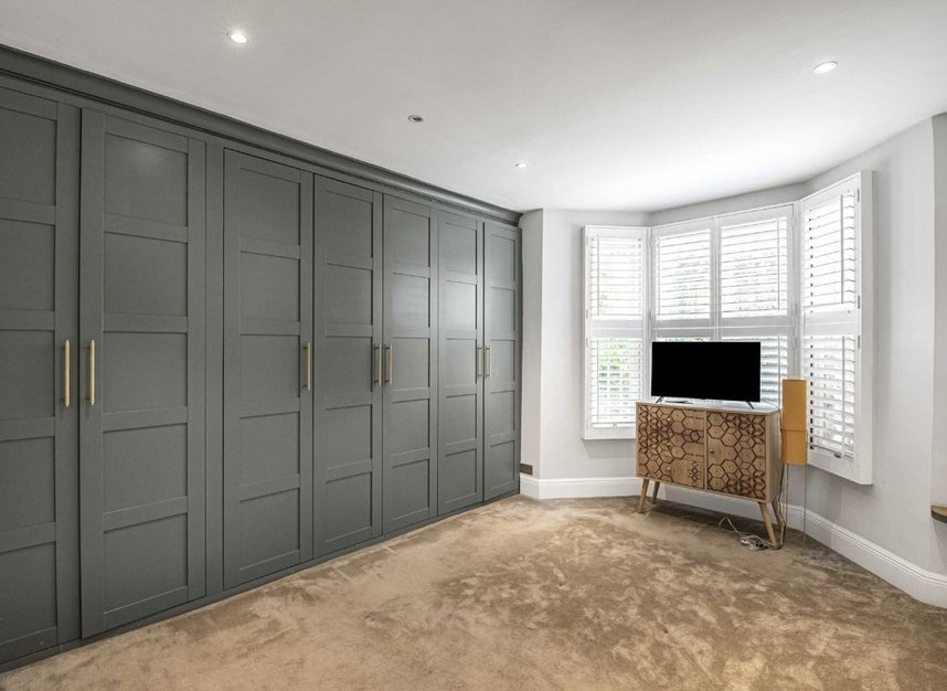 Properties for sale in Ringford Road - SW18 1RS view6