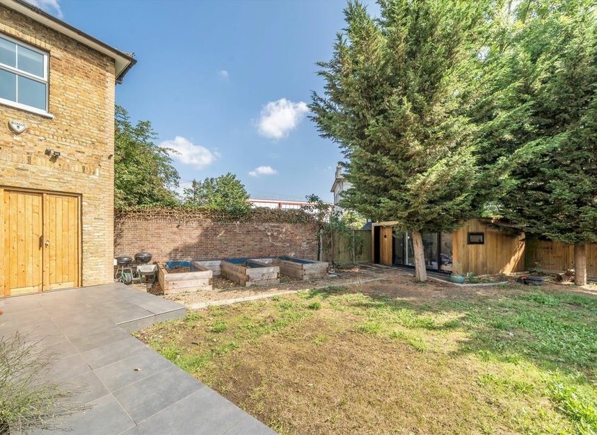 Properties for sale in Rockbourne Road - SE23 2DD view10