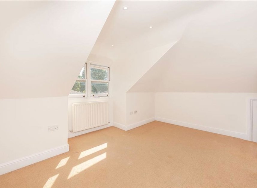 Properties for sale in Rodenhurst Road - SW4 8AB view6