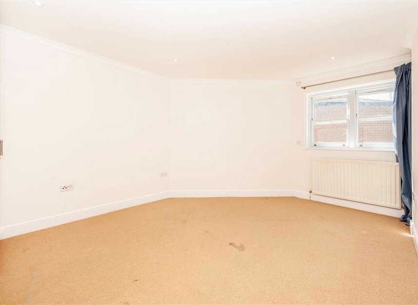 Properties for sale in Rodenhurst Road - SW4 8AB view4