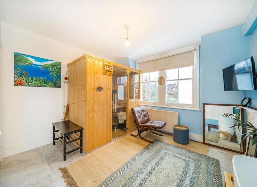 Properties for sale in Rosebery Road - N10 2LJ view5