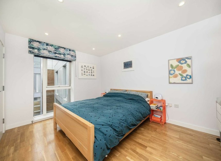 Properties for sale in Rosemont Road - W3 9AX view4