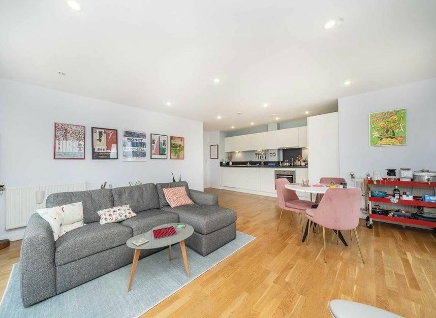 Properties for sale in Rosemont Road - W3 9AX view3