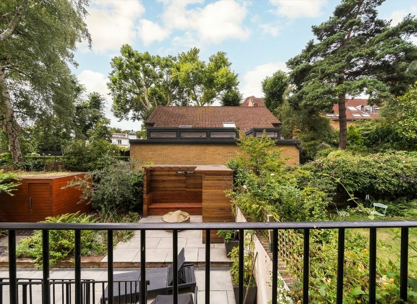 Properties for sale in Rosslyn Hill - NW3 5UJ view9