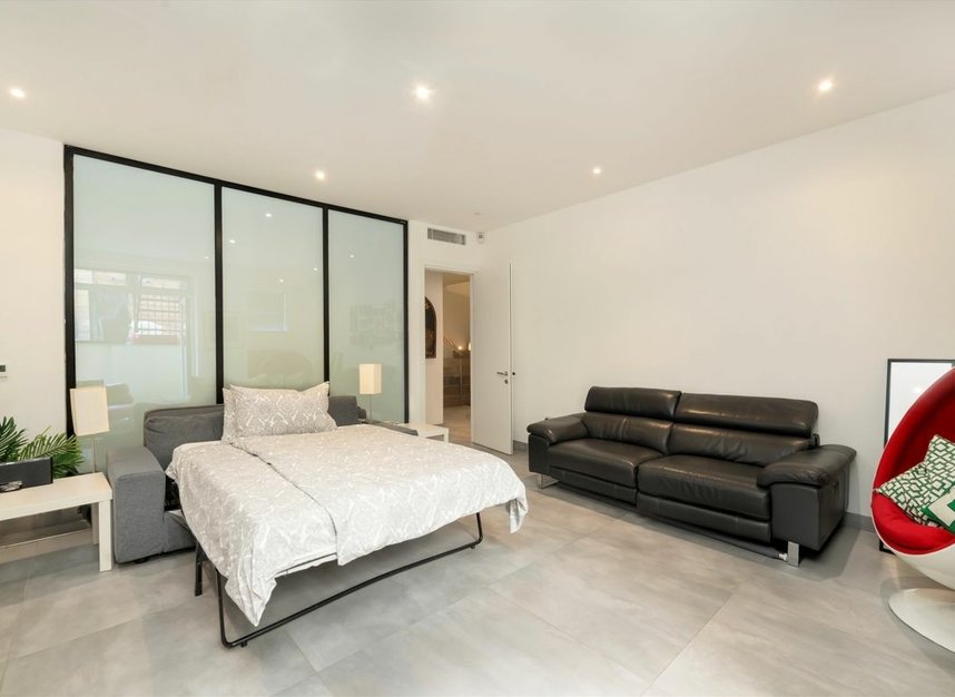 Properties for sale in Rosslyn Hill - NW3 5UJ view5