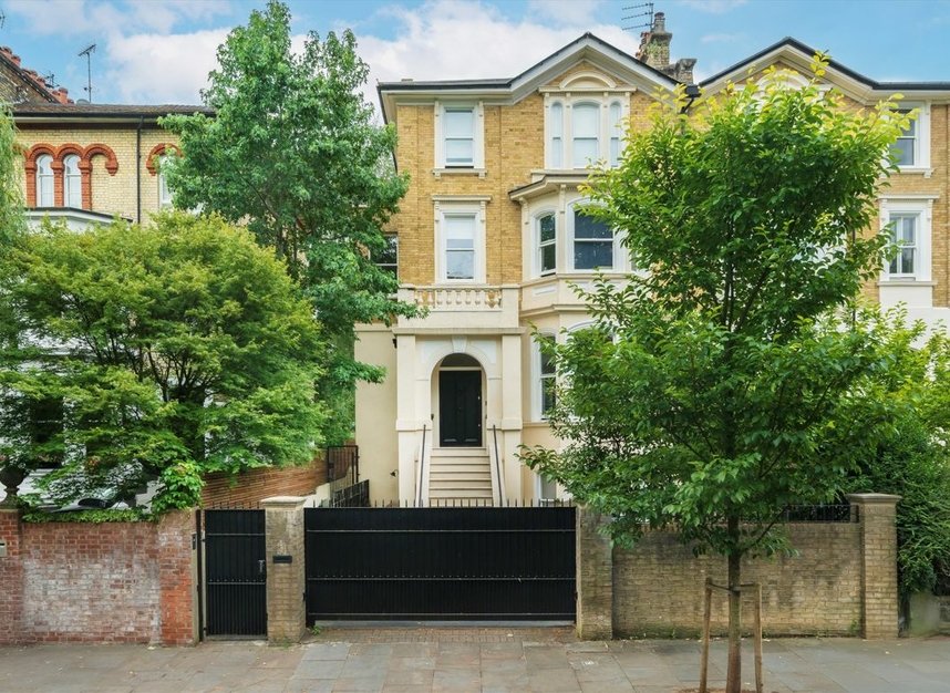 Rosslyn Hill, London, NW3