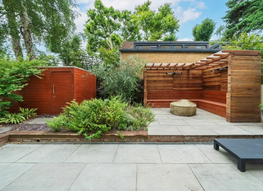 Properties for sale in Rosslyn Hill - NW3 5UJ view4