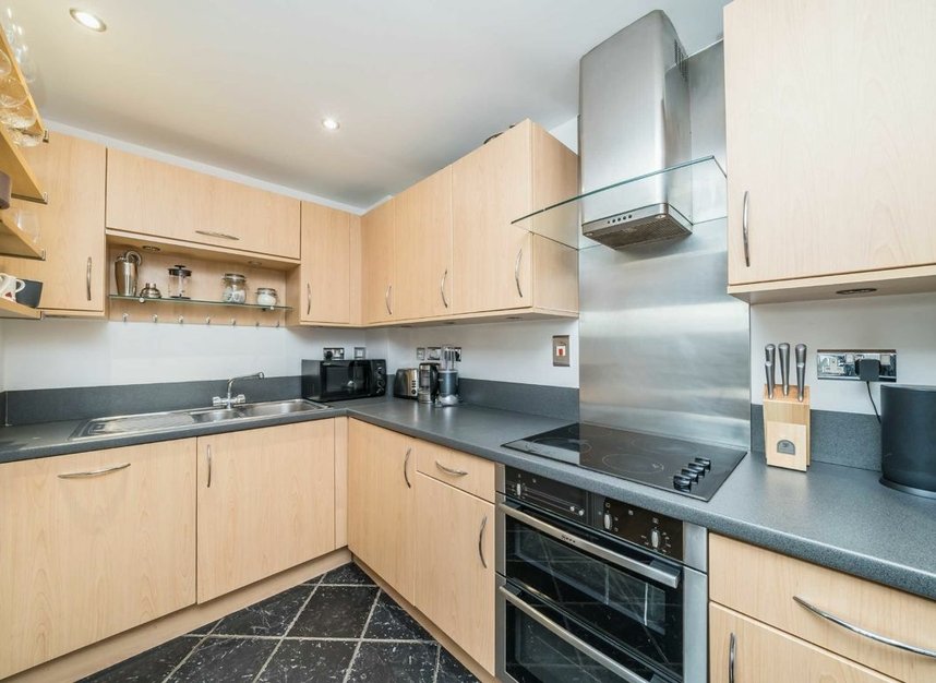 Properties for sale in Royal Quarter - KT2 5BU view3