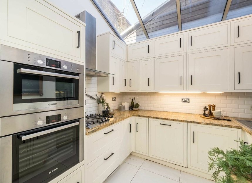 Properties for sale in Rush Common Mews - SW2 3RN view10