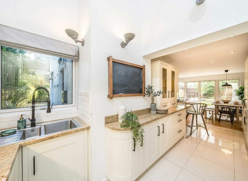 Properties for sale in Rush Common Mews - SW2 3RN view2