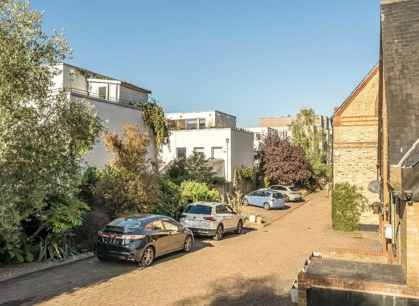 Properties for sale in Rush Common Mews - SW2 3RN view12