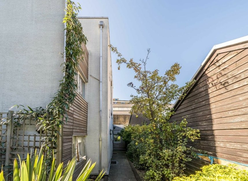 Properties for sale in Rush Common Mews - SW2 3RN view11