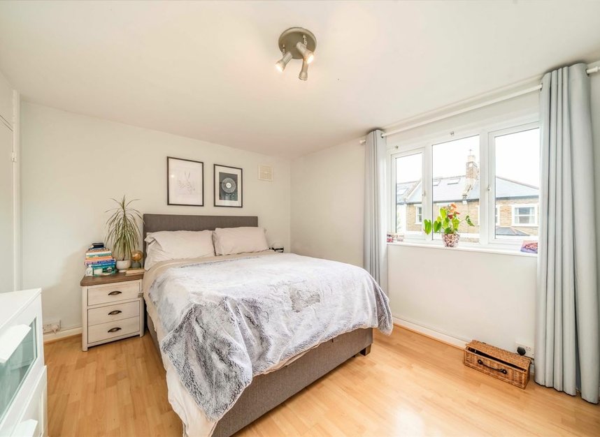 Properties for sale in Russell Road - SW19 1LN view5