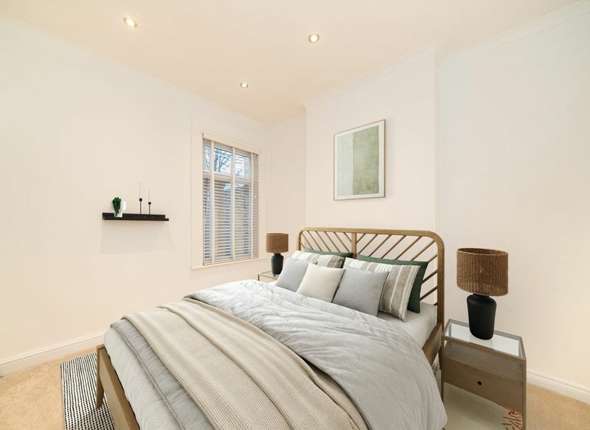 Properties for sale in Russell Road - SW19 1LN view4