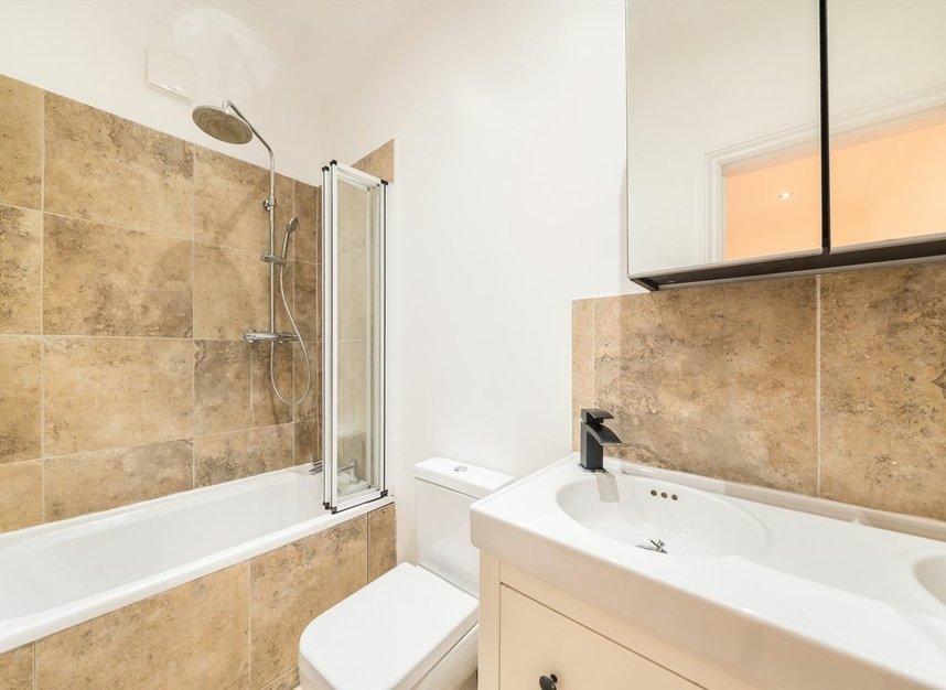 Properties for sale in Russell Road - SW19 1LN view5