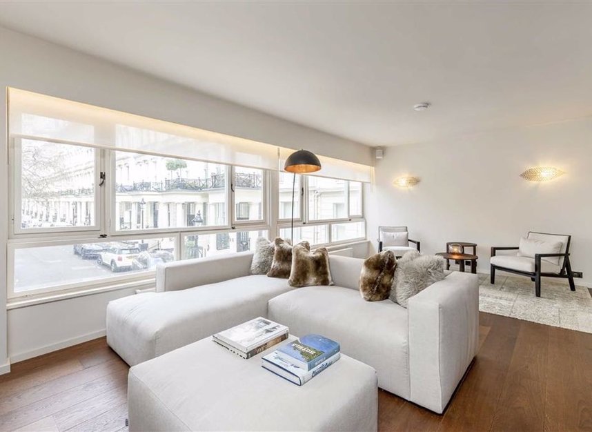 Properties for sale in Rutland Gate - SW7 1PB view1