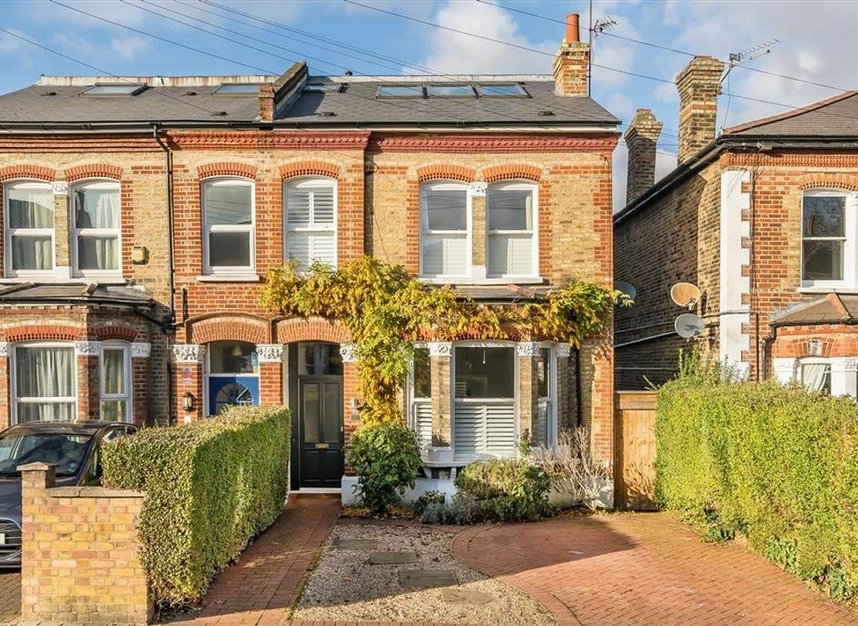 Properties for sale in Ryde Vale Road - SW12 9JQ view1