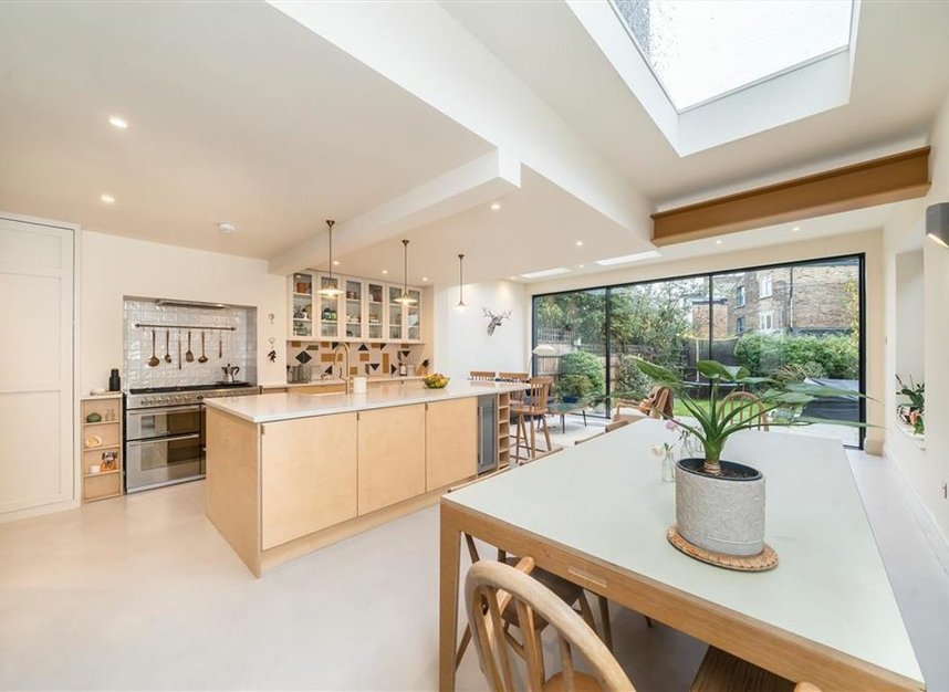 Properties for sale in Ryde Vale Road - SW12 9JQ view2