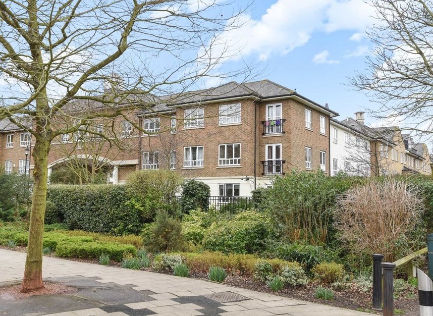 Properties for sale in Samuel Gray Gardens - KT2 5UX view1