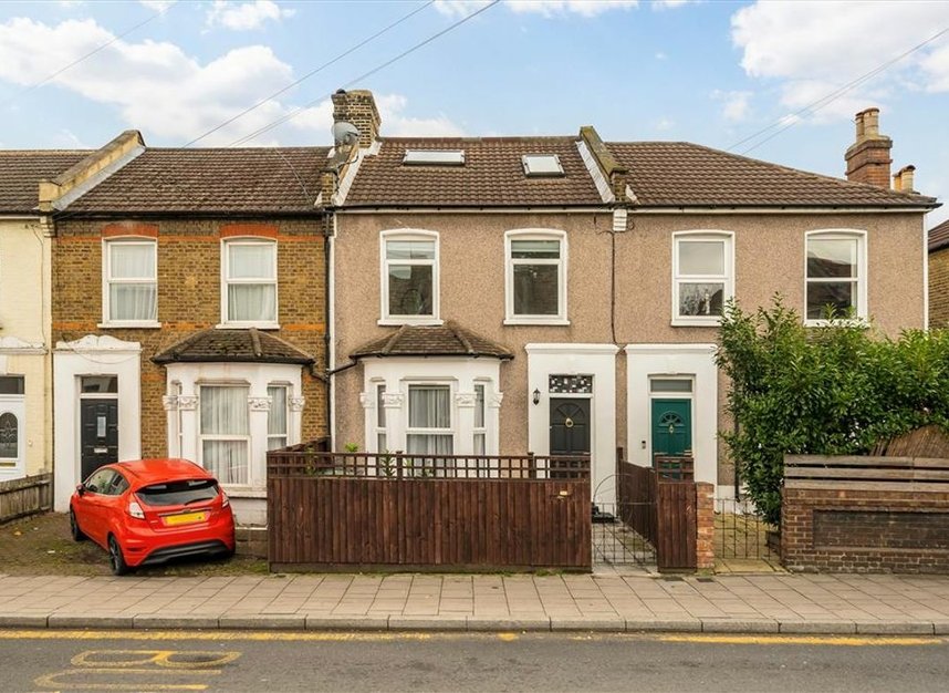 Properties for sale in Sandhurst Road - SE6 1XD view5