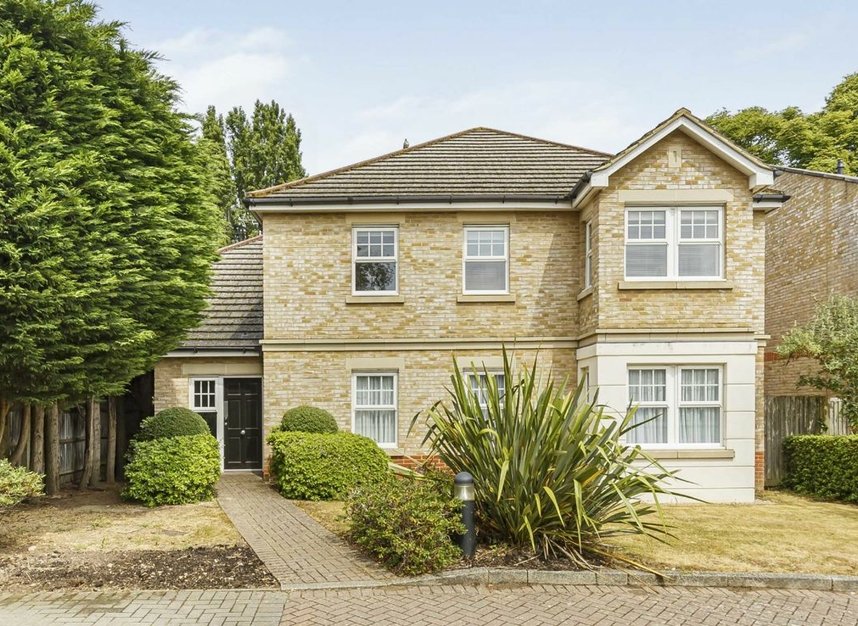 Properties sold in Sandringham Mews - TW12 2LF view1