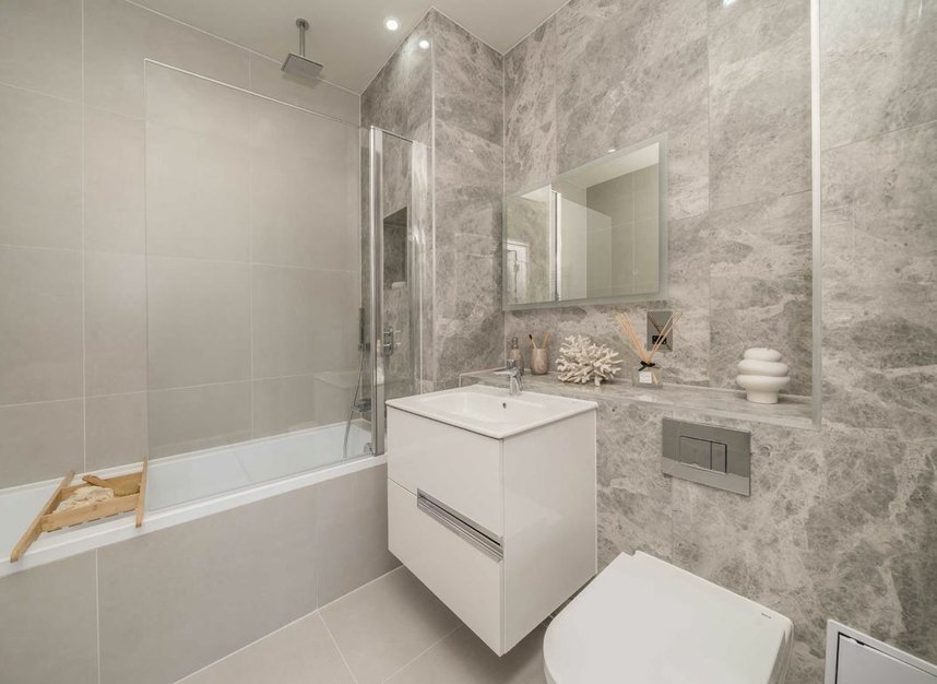 Properties for sale in Sandycombe Road - TW9 2EP view6