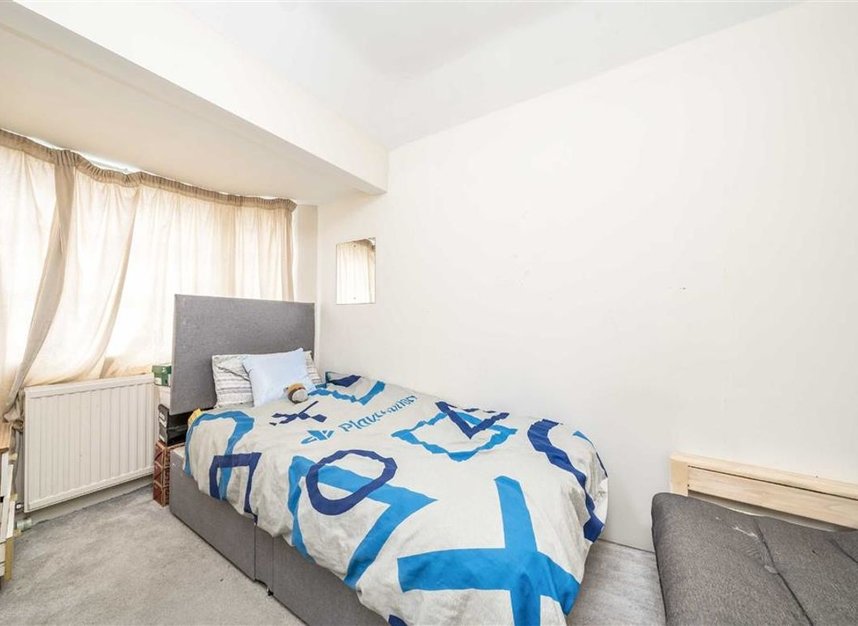 House semidetached for sale in Senlac Road, London, SE12 (Ref 225533