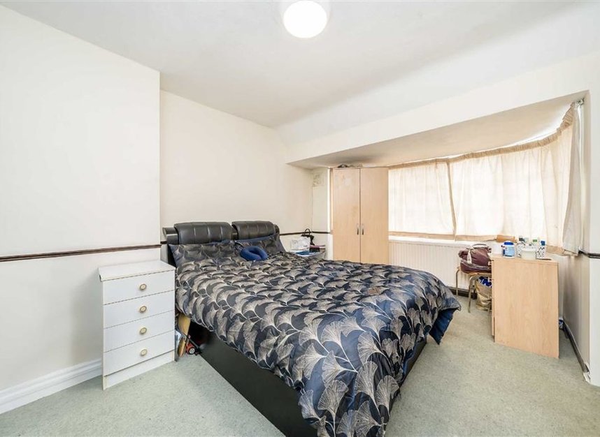 House semidetached for sale in Senlac Road, London, SE12 (Ref 225533