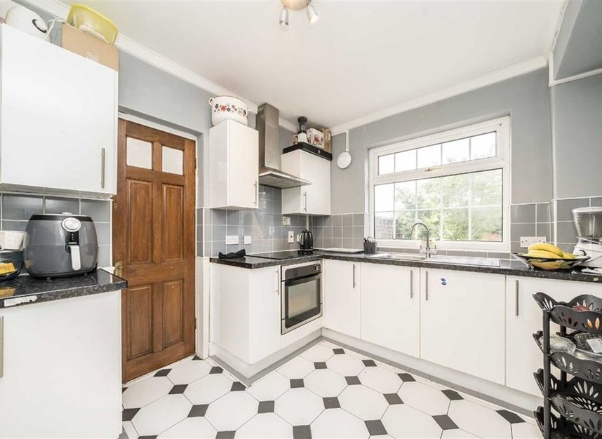 House semidetached for sale in Senlac Road, London, SE12 (Ref 225533