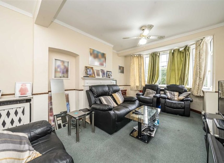 House semidetached for sale in Senlac Road, London, SE12 (Ref 225533