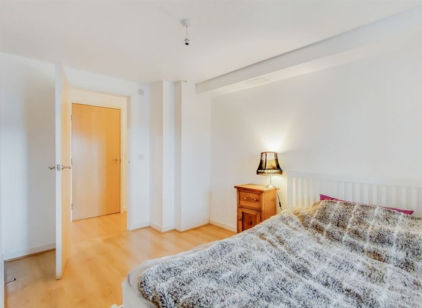 Properties for sale in Shacklewell Lane - E8 2FG view7