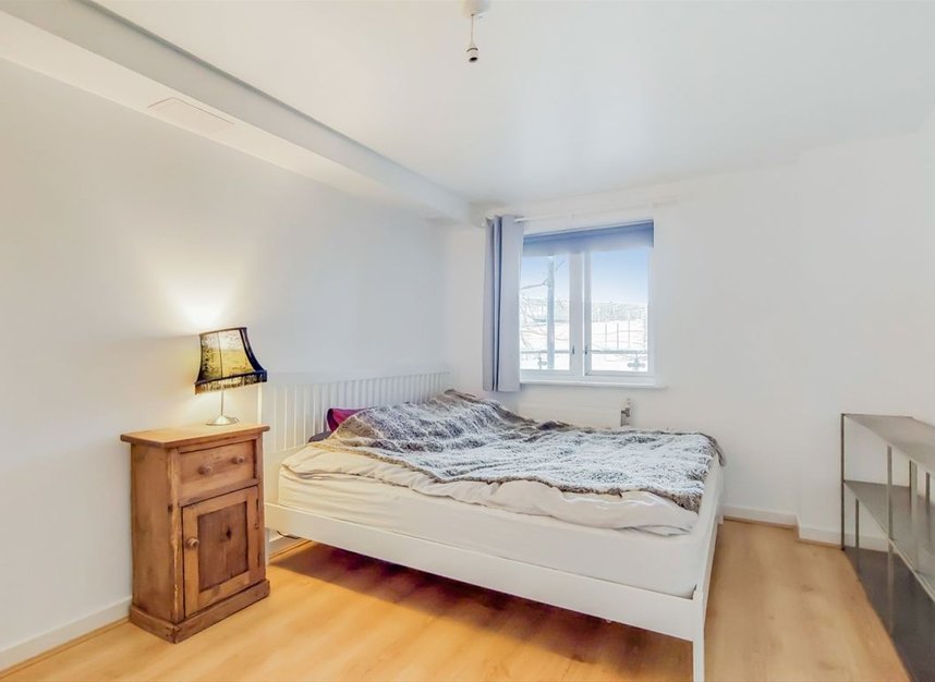 Properties for sale in Shacklewell Lane - E8 2FG view6