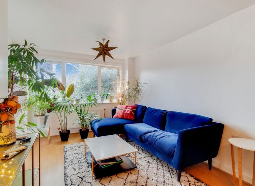 Properties for sale in Shacklewell Lane - E8 2FG view2