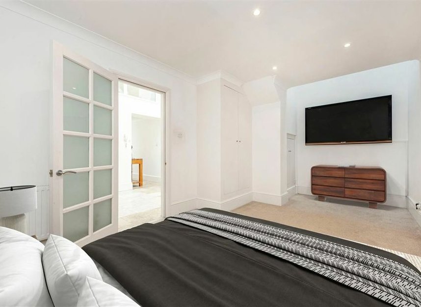 Properties for sale in Shandon Road - SW4 9HS view4