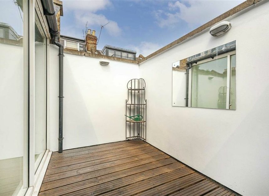 Properties for sale in Shandon Road - SW4 9HS view7