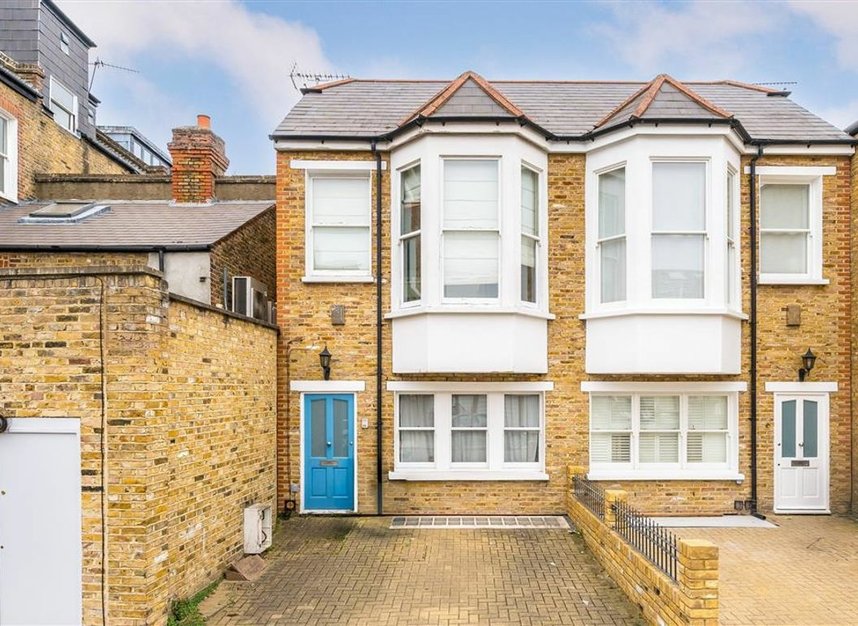 Properties for sale in Shandon Road - SW4 9HS view8