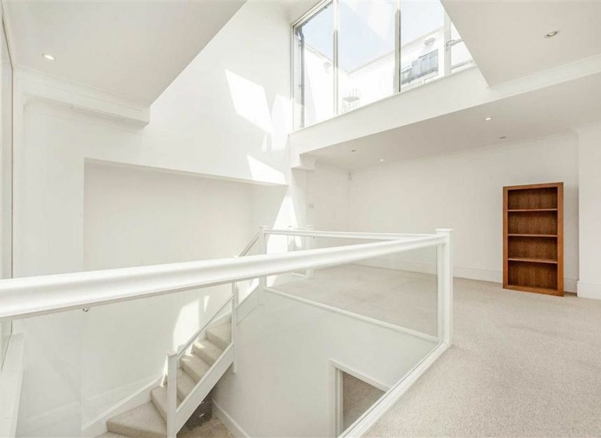 Properties for sale in Shandon Road - SW4 9HS view5