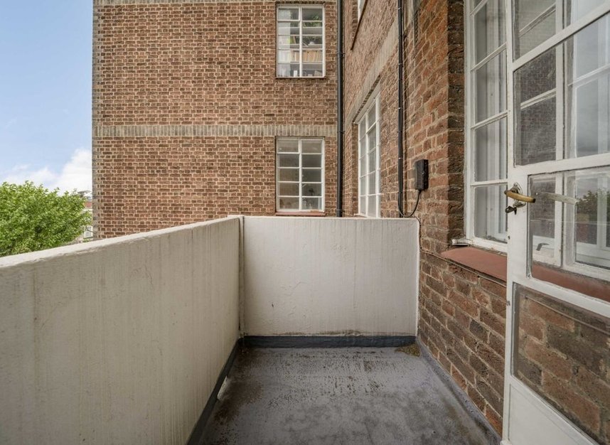 Studio for sale in Shepherds Bush Road, London, W6 (Ref 225479) Dexters