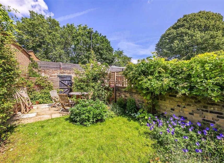 House for sale in Sidney Road, London, SW9 (Ref 227237) Dexters