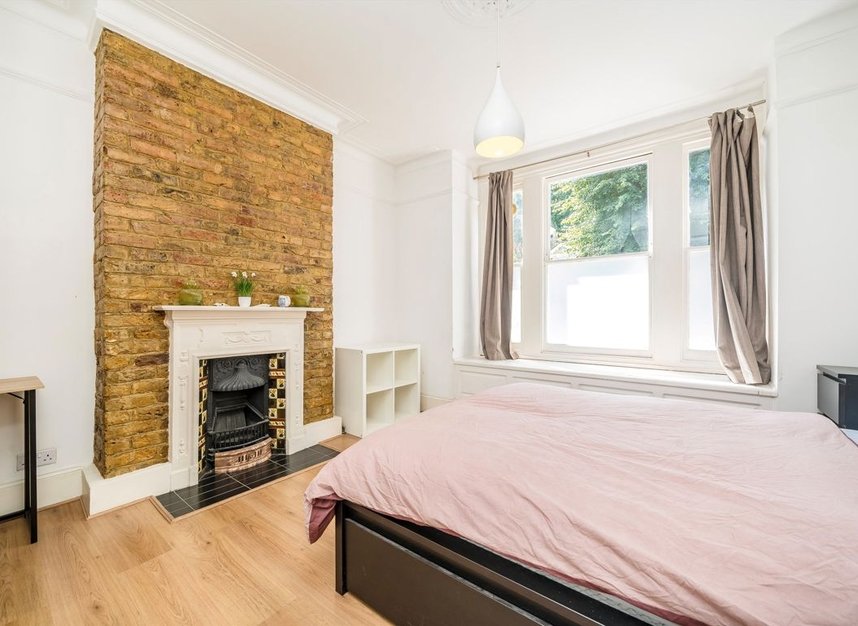 Properties for sale in Silver Crescent - W4 5SE view3